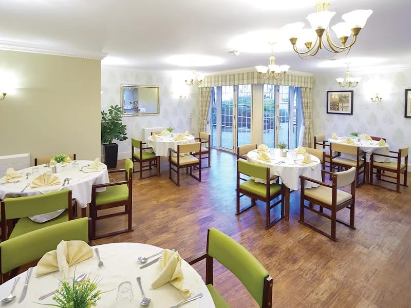Acacia Mews Care Home - Assisted Living in Hatfield, England photo 8