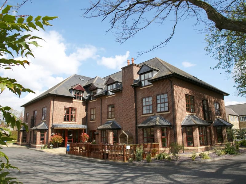 Mulberry Court in York, England photo 2