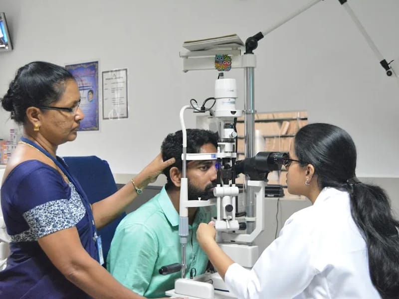 Roshan Eye Care Hospital - अस्पताल in Kochi, Kerala photo 2