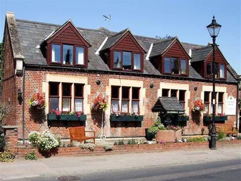 Oakfield House - Assisted Living in Canterbury, England photo 2
