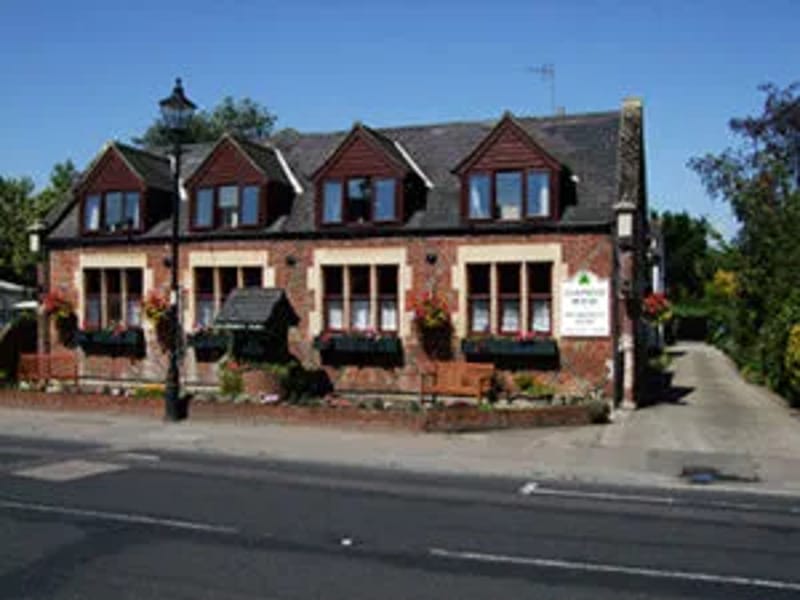 Oakfield House - Assisted Living in Canterbury, England photo 3