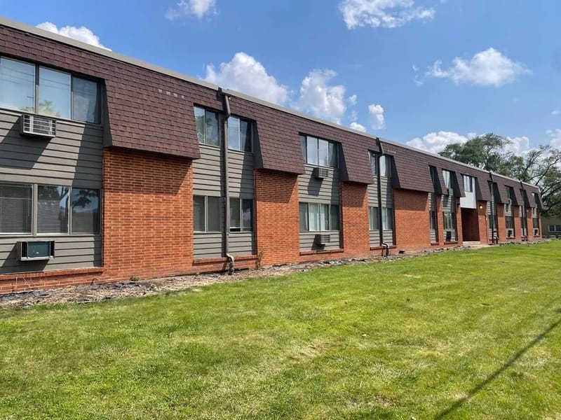 Castle Manor Iii - Assisted Living in Milwaukee, WI photo 1