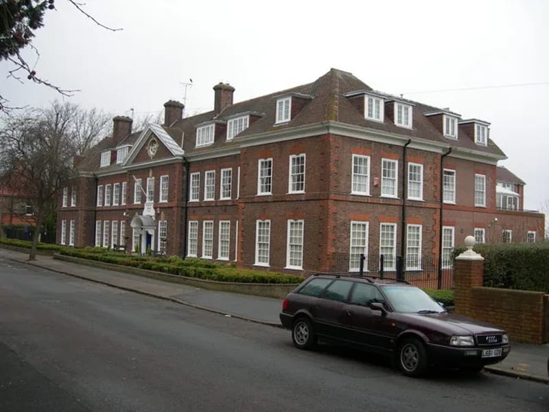 Pembroke House - Nursing Home in Gillingham, England photo 2