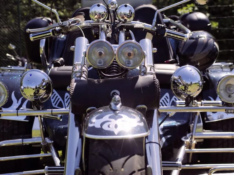 The Riders in Maidenhead, England photo 2