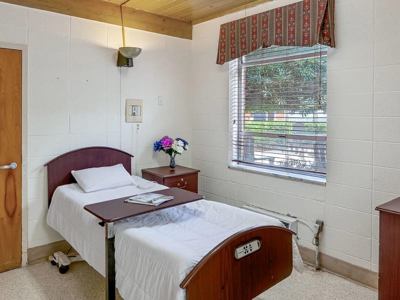 Pruitthealth - Crestwood, LLC - Nursing Home in Valdosta, GA photo 2