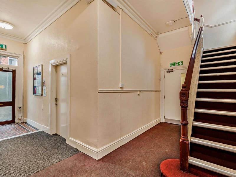 Eversley - Nursing Home in Chester, England photo 2
