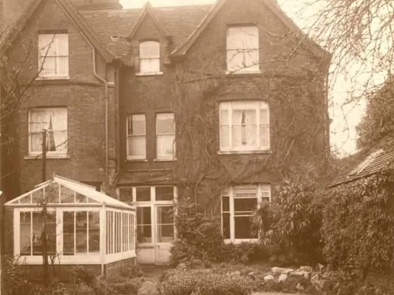Durham House - Assisted Living in Bromley, England photo 2