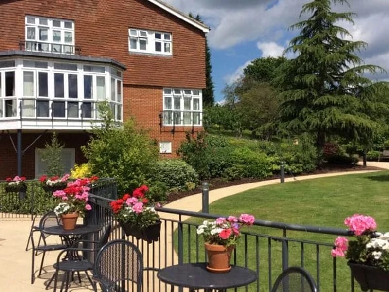 Halliwell - Assisted Living in Tunbridge Wells, England photo 2
