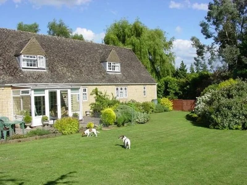 Aston House - Assisted Living in Kettering, England photo 3
