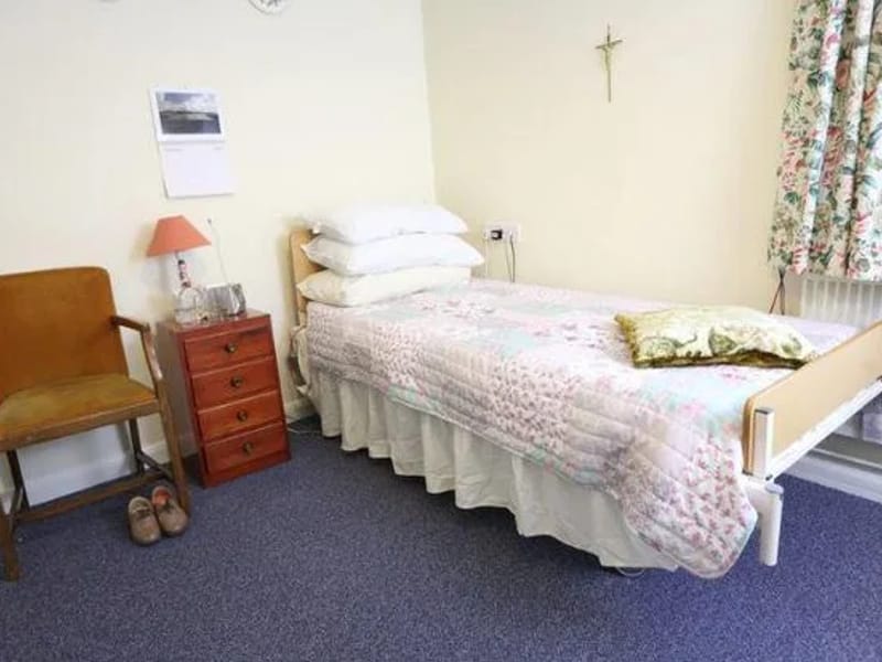 Wey Valley House - Assisted Living in Farnham, England photo 3
