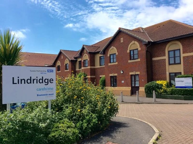 Lindridge in Hove, England photo 4