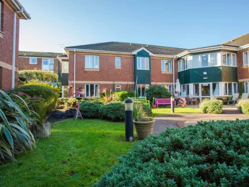 Greenacres - Assisted Living in Hatfield, England photo 3