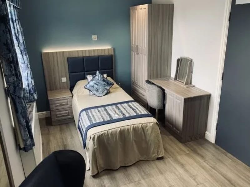Goldendale Residential Care Home - Nursing Home in Stoke-On-Trent, England photo 3