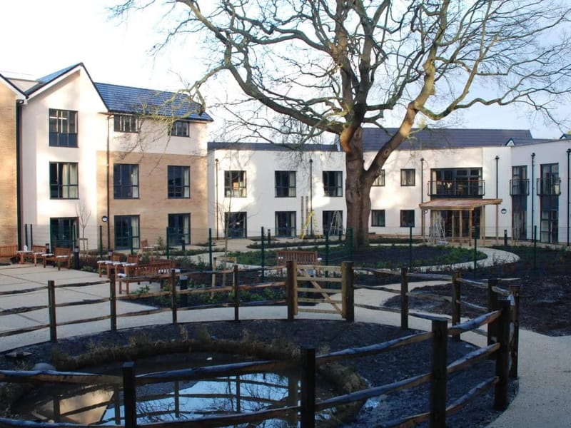 Hall Grange - Nursing Home in Croydon, England photo 2
