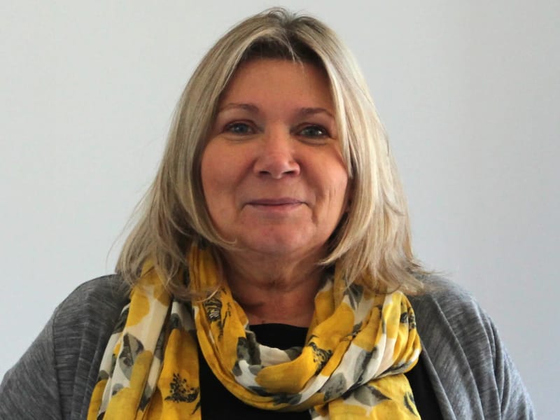 Mrs Lynne Weatherly in Tunbridge Wells, England photo 2