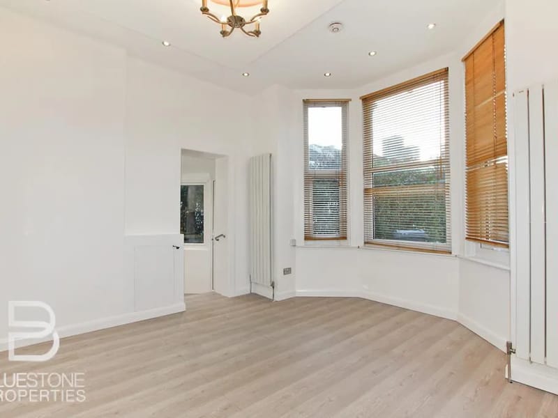 Oval Residential Home - Nursing Home in Croydon, England photo 3