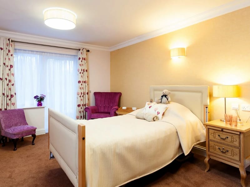 Maycroft Care Home - Nursing Home in Royston, England photo 3