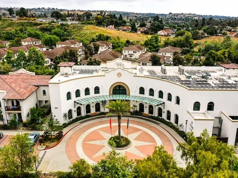 Estancia Senior Living - Assisted Living in Fallbrook, CA photo 3