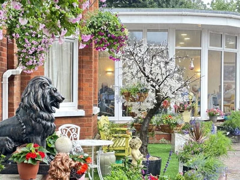 Manor Lodge Care Home - Assisted Living in Exmouth, England photo 3