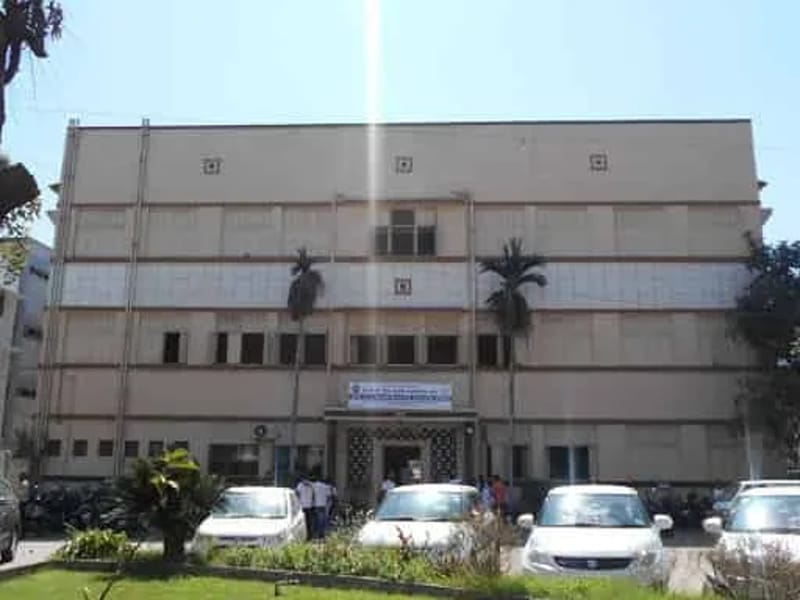 Shree Swami Atmanand Saraswati Ayurved Hospital in Surat, Gujarat photo 2