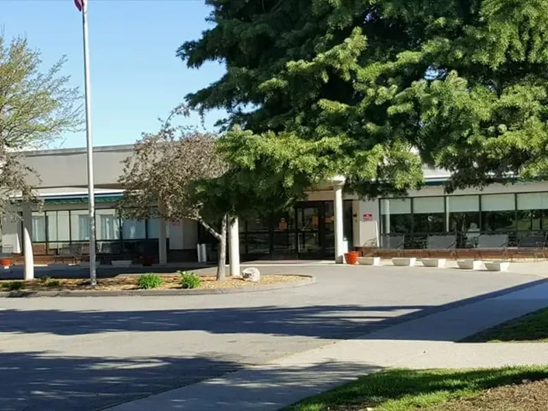 Medilodge of Sterling Heights - Nursing Home in Sterling Heights, MI photo 2