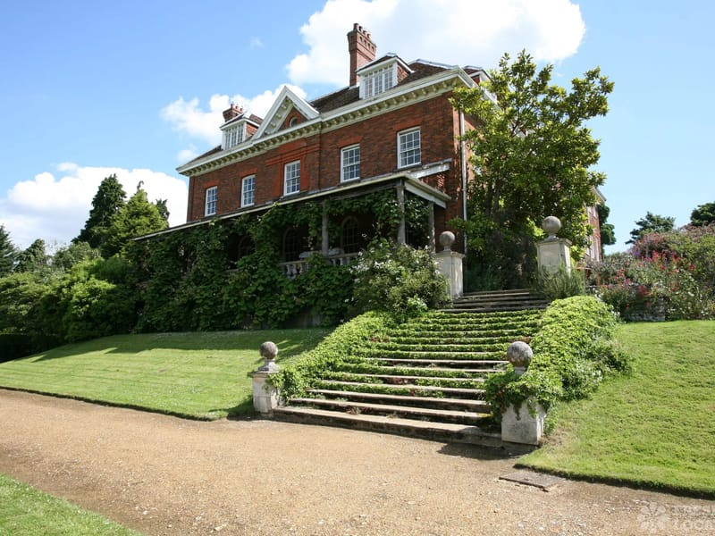 Manor View in Stevenage, England photo 4