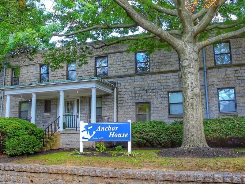 Anchor House - Assisted Living in Poole, England photo 2