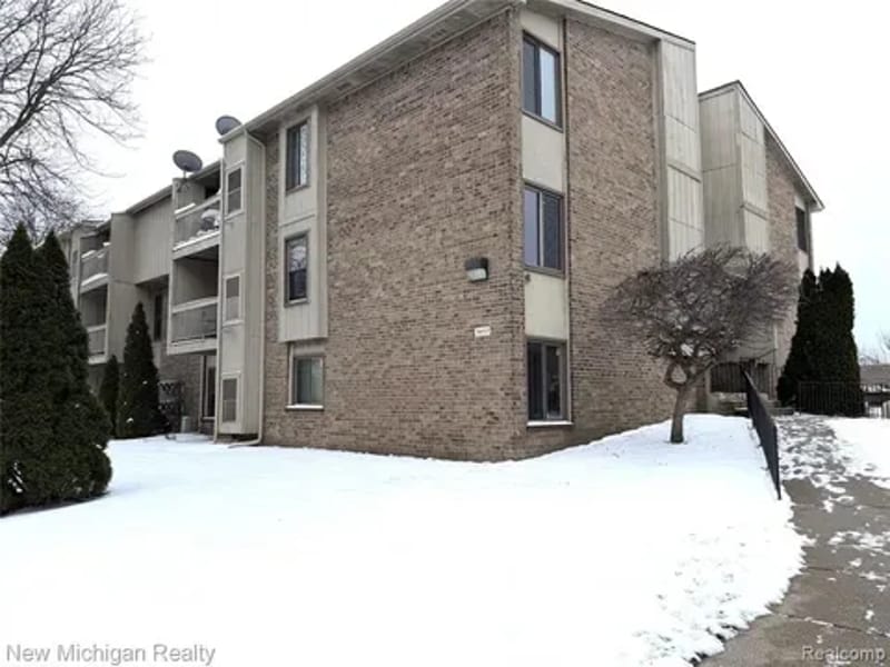 Creekside Place - Assisted Living in West Bloomfield, MI photo 2
