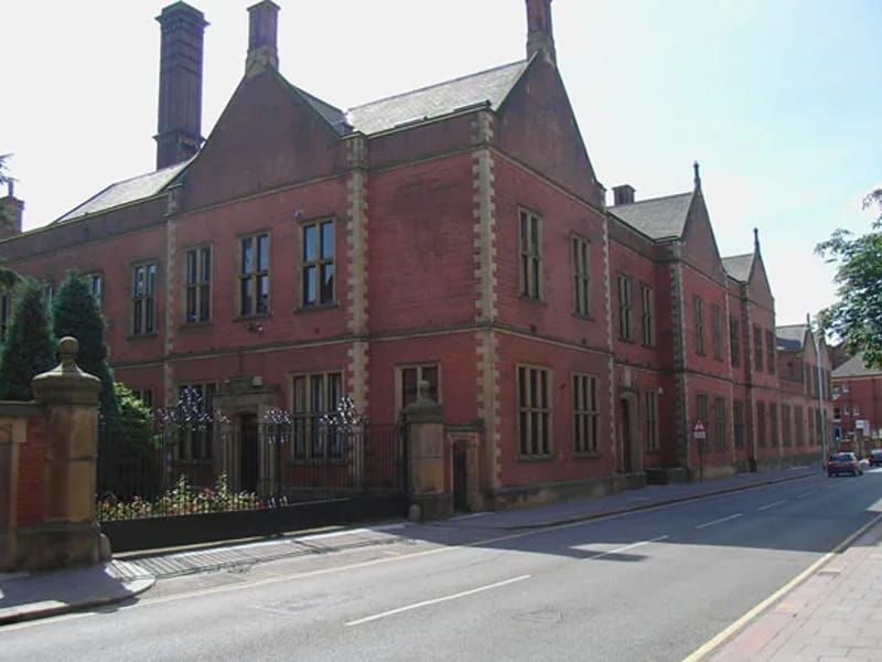 Coldbrock House - Assisted Living in Burton-On-Trent, England photo 3
