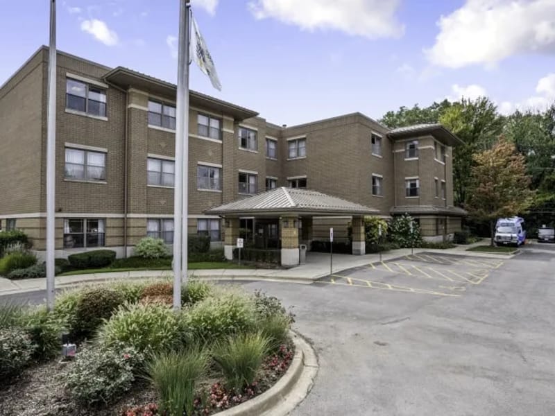 Alden Des Plaines Rehab & Hc - Nursing Home in Des Plaines, IL photo 1