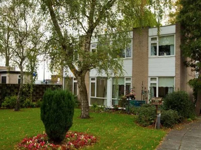 Lyndhurst Residential Care Home - Nursing Home in Leigh, England photo 2