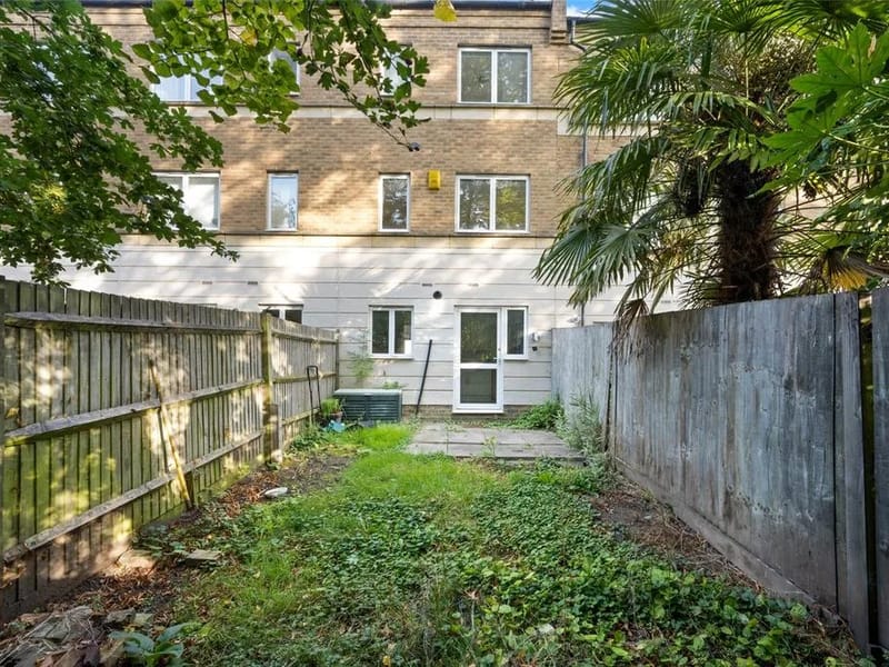 Freeman Court in London, England photo 2