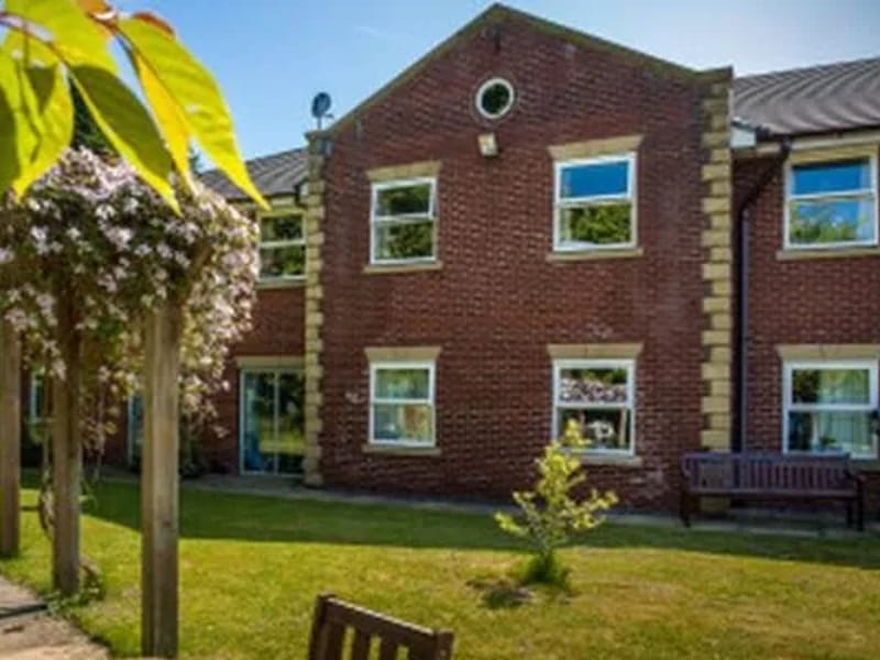 Woodlands NH - Nursing Home in Stockport, England photo 2