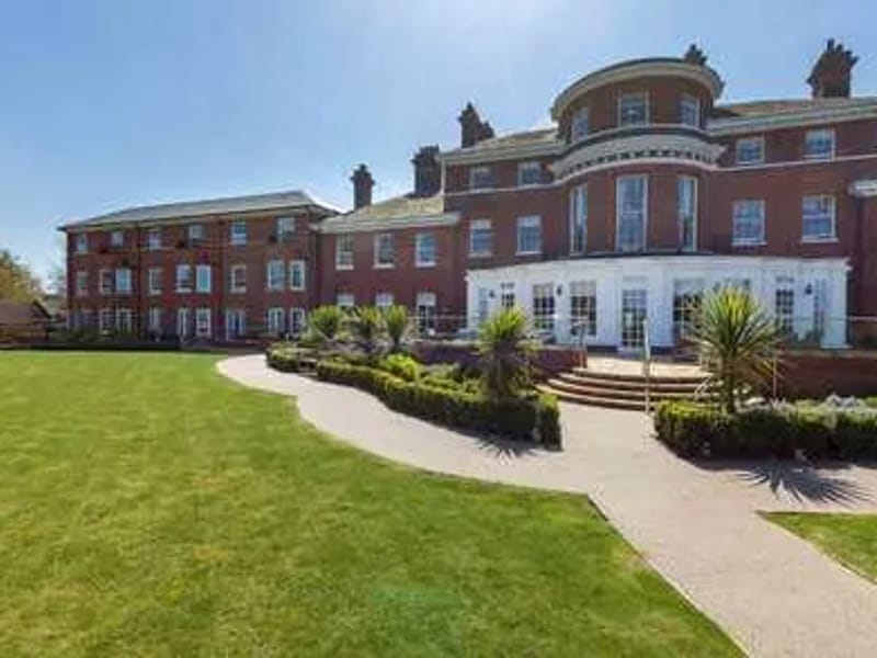 Marling Court - Nursing Home in Hampton, England photo 2