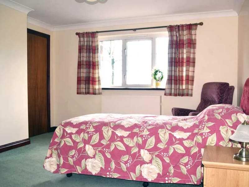 Southlands Court Residential Home - Assisted Living in Holsworthy, England photo 3