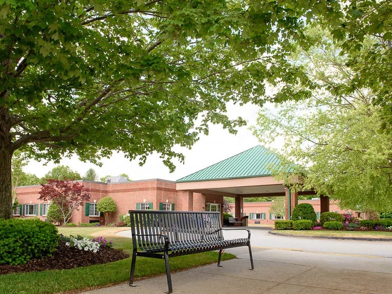 Life Care Center of Auburn - Nursing Home in Auburn, MA photo 3