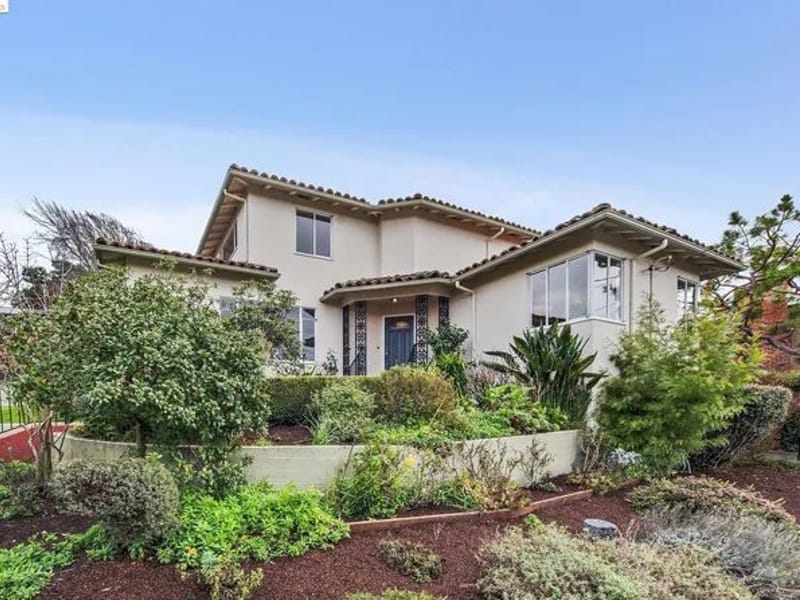 Aihouse - Assisted Living in El Cerrito, CA photo 3