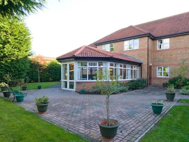 Durham House Residential Care Home - Assisted Living in Chester Le Street, England photo 2