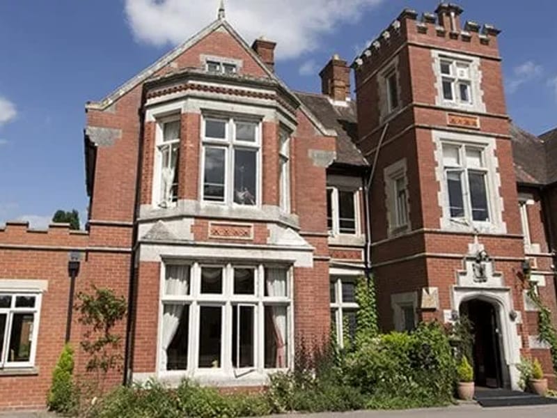 Wellcross Grange Care Home - Assisted Living in Horsham, England photo 2