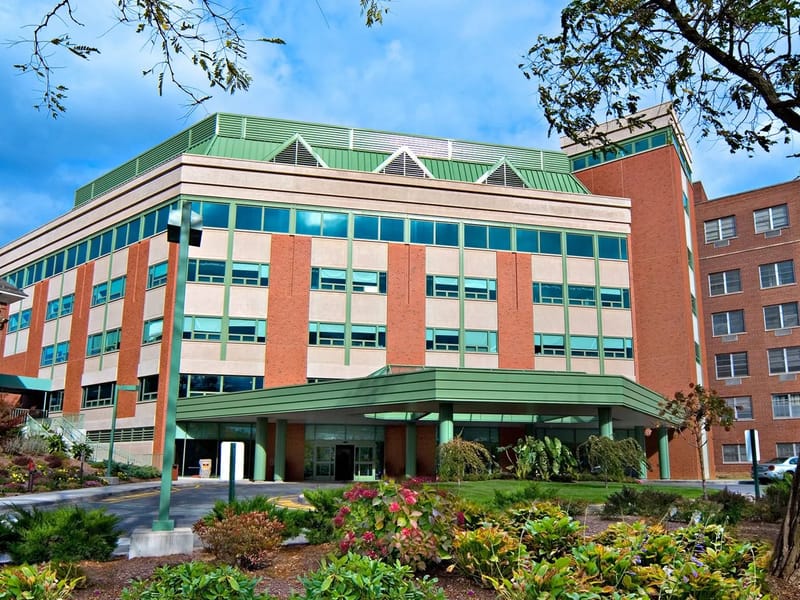 Huntington Hospital - Hospital in Huntington, NY photo 5