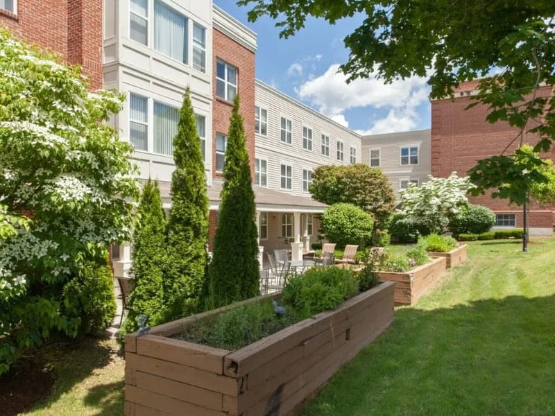 The Residence At Pearl Street - Assisted Living in Reading, MA photo 1