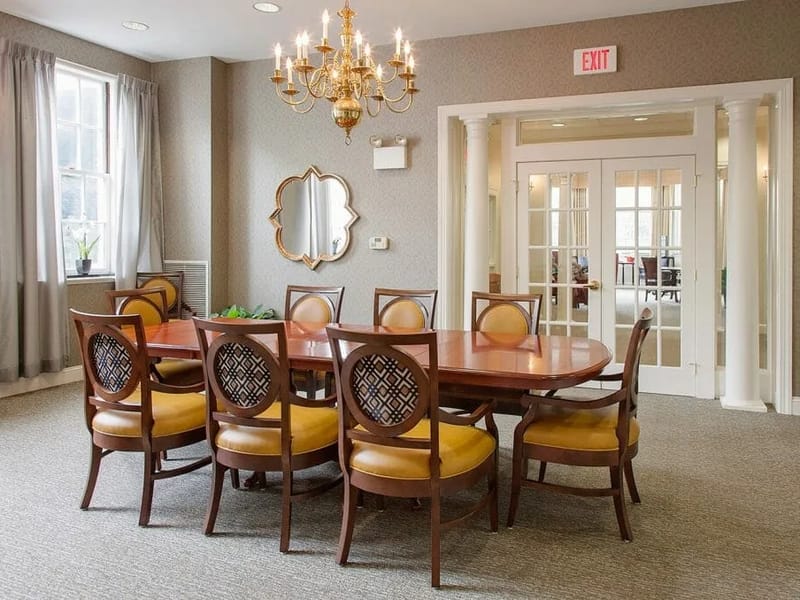 The Residence At Pearl Street - Assisted Living in Reading, MA photo 4