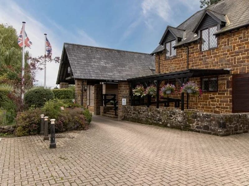 Castle Farm Care Home - Nursing Home in Poole, England photo 3