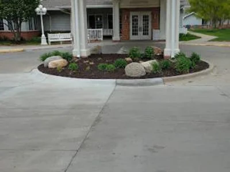 Hillcrest Health & Rehab - Nursing Home in Bellevue, NE photo 2