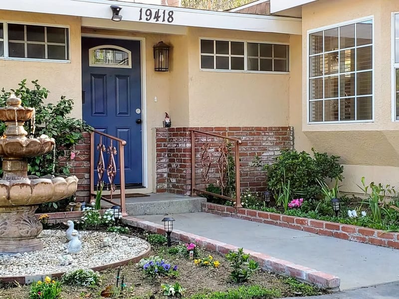 Assisted Senior Care Facility - Assisted Living in Reseda, CA photo 1