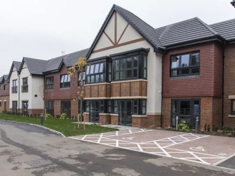 Stoneham Grove Care Home - Nursing Home in Reading, England photo 2