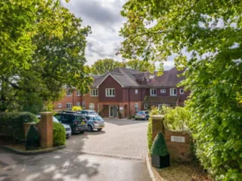 Ticehurst Care Home With Nursing - Nursing Home in Aldershot, England photo 1