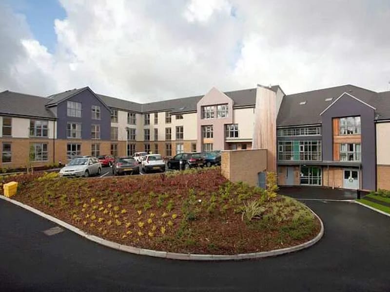 Leggyfield Court (Care Outlook) - Assisted Living in Horsham, England photo 4
