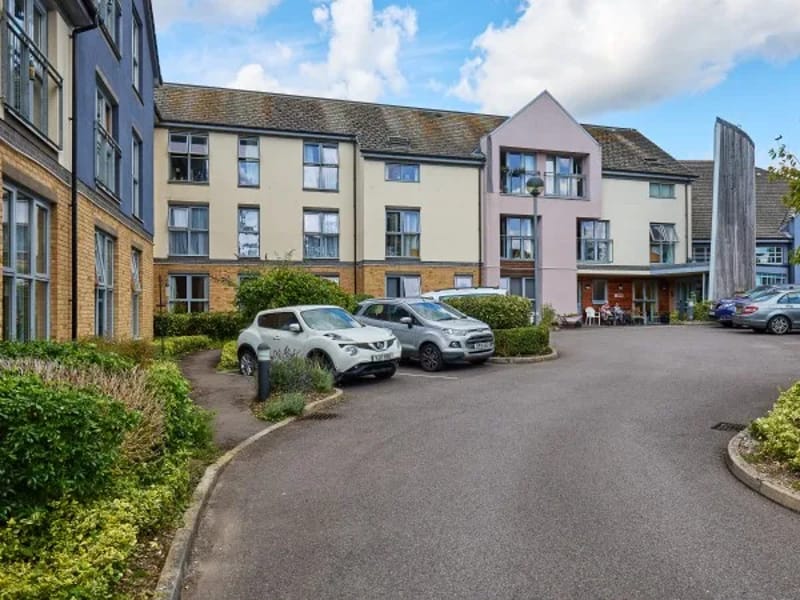 Leggyfield Court (Care Outlook) - Assisted Living in Horsham, England photo 2