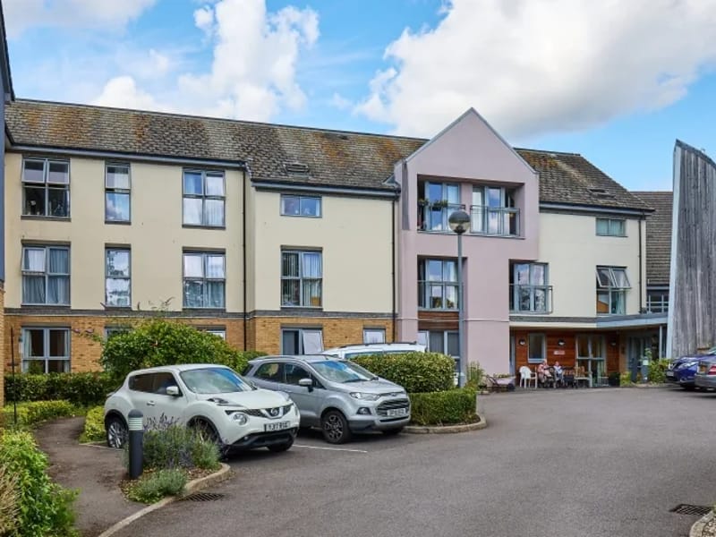 Leggyfield Court (Care Outlook) - Assisted Living in Horsham, England photo 5
